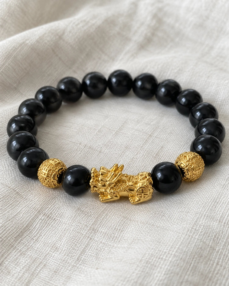 Close view of the Pixiu charm