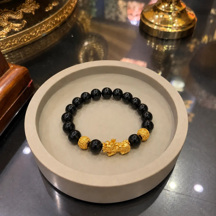 Bracelet detail photo